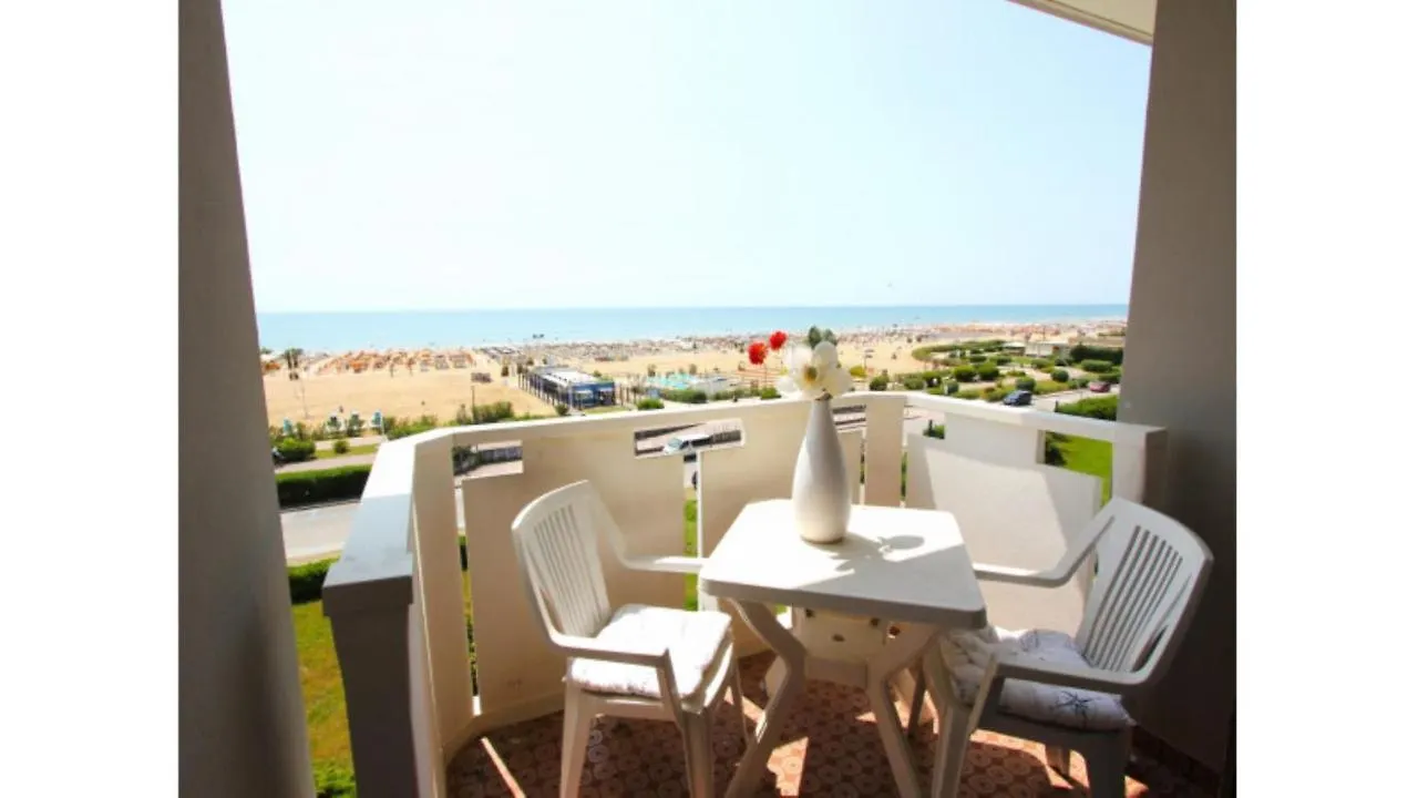 Beachfront Condo Sea View - Airco - Covered Private Parking - Beach Place Bibione