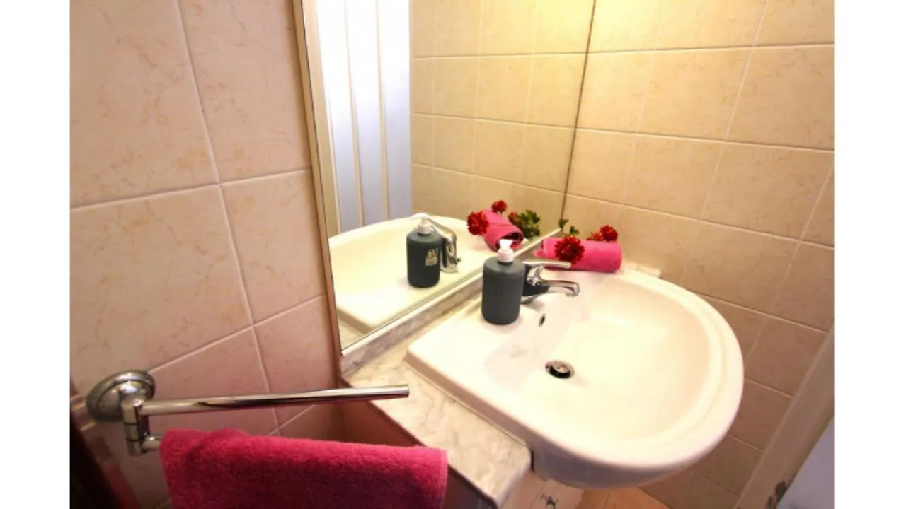 Beachfront Condo Sea View - Airco - Covered Private Parking - Beach Place Bibione Apartment