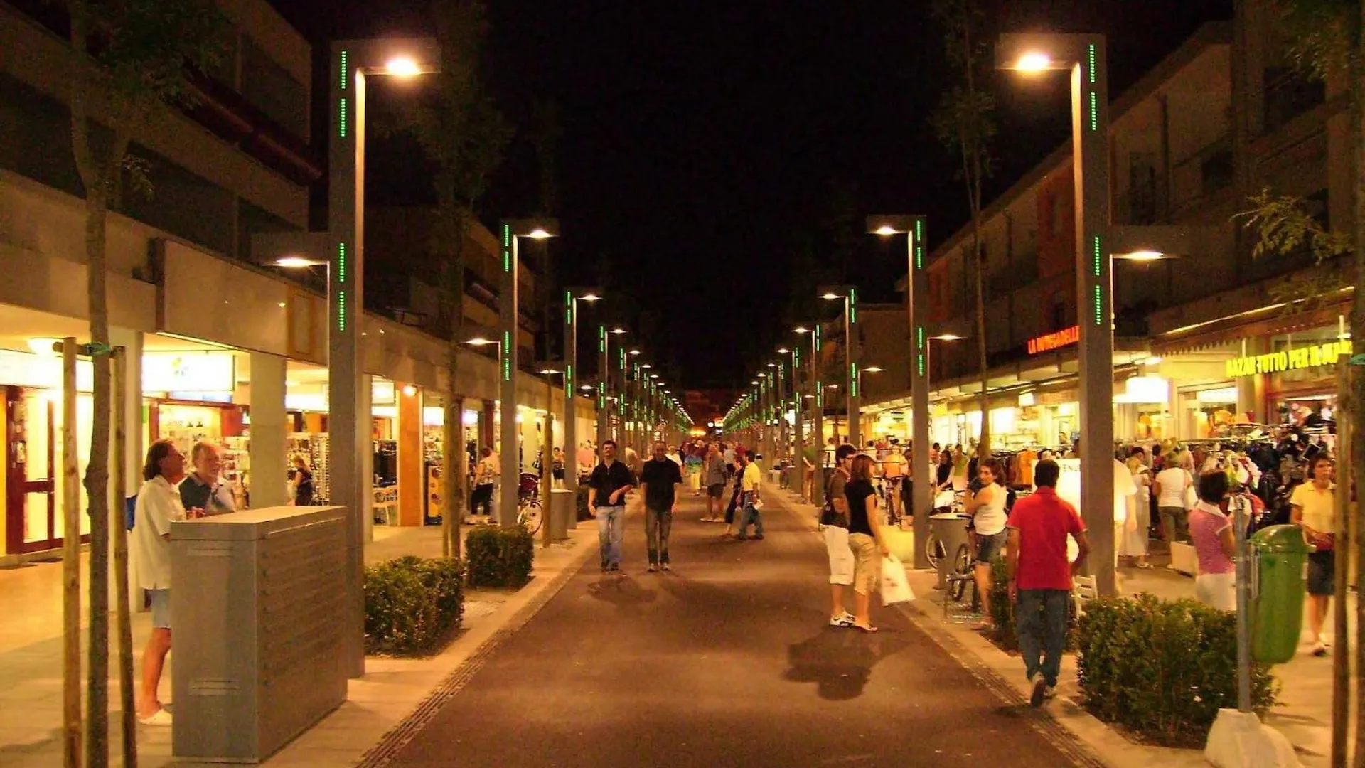 Apartment Beachfront Condo Sea View - Airco - Covered Private Parking - Beach Place Bibione