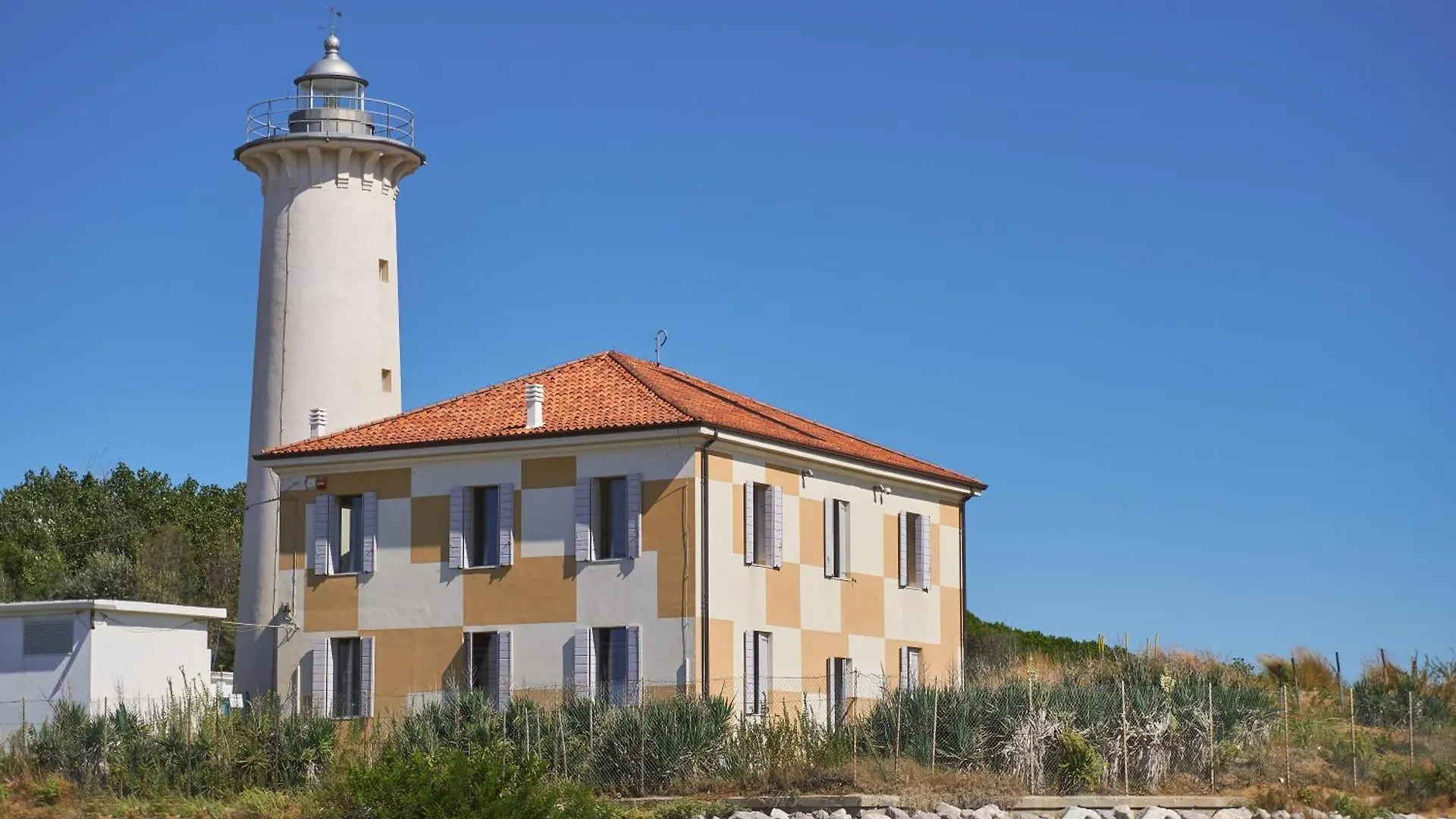 Beachfront Condo Sea View - Airco - Covered Private Parking - Beach Place Bibione Apartment